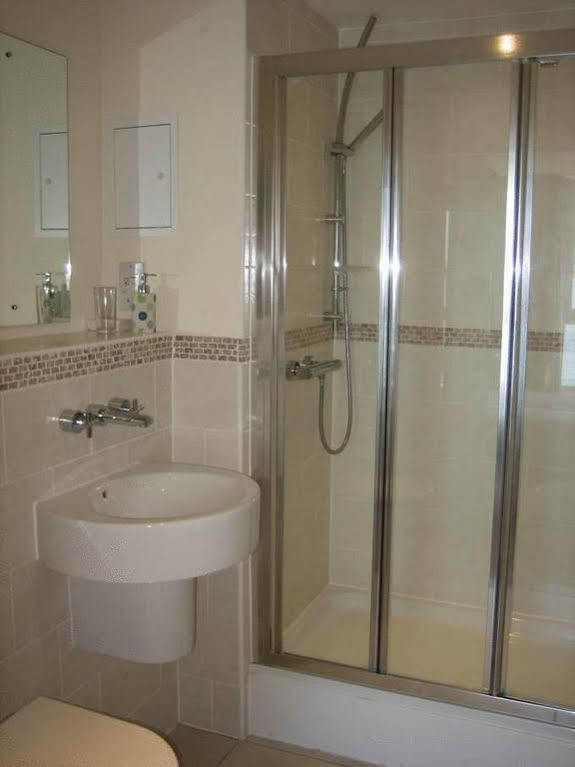 Bayview Apartments Sports Village Cardiff Free Parking & Free Wi Fi Exterior photo
