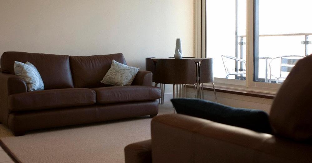 Bayview Apartments Sports Village Cardiff Free Parking & Free Wi Fi Room photo