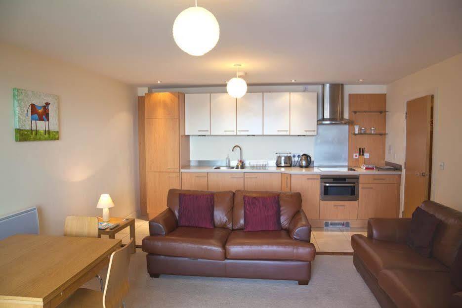 Bayview Apartments Sports Village Cardiff Free Parking & Free Wi Fi Exterior photo